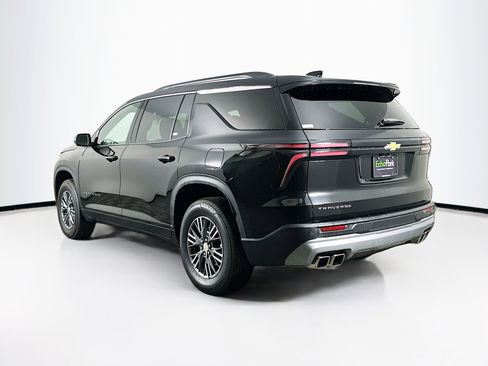 Used 2025 Chevrolet Traverse LT image 5