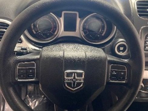 Used 2019 Dodge Journey SE image 19