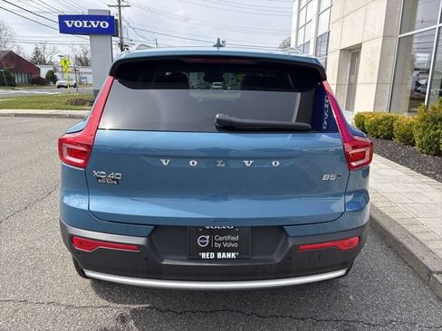 Used 2025 Volvo XC40 B5 Core AWD/4WD image 4