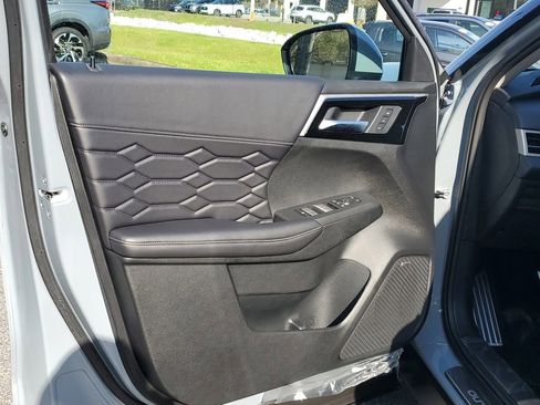 New 2026 Mitsubishi Outlander SEL AWD/4WD image 15