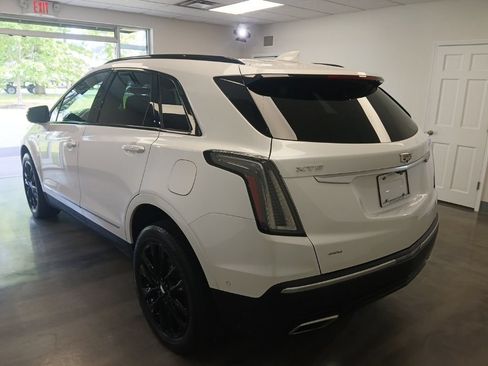 Used 2022 Cadillac XT5 Sportv w/ Platinum Package AWD/4WD image 3