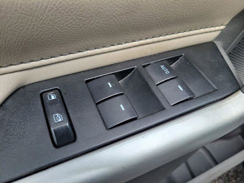 Used 2013 Ford Edge Limited w/ Driver Entry Pkg FWD image 27