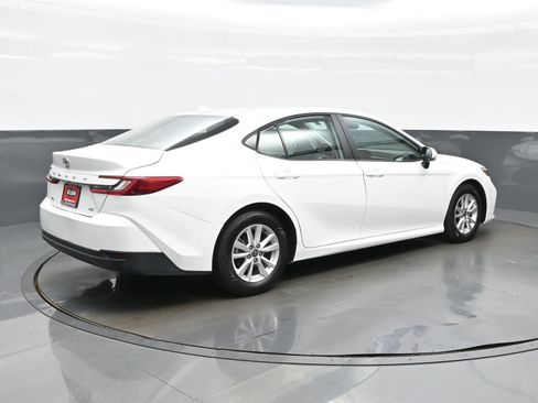 Used 2025 Toyota Camry LE FWD image 6