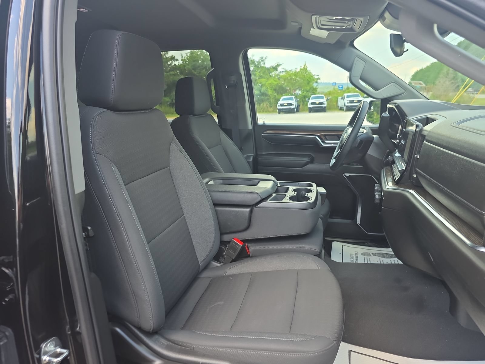 Used 2024 Chevrolet Silverado 1500 LT AWD/4WD image 26