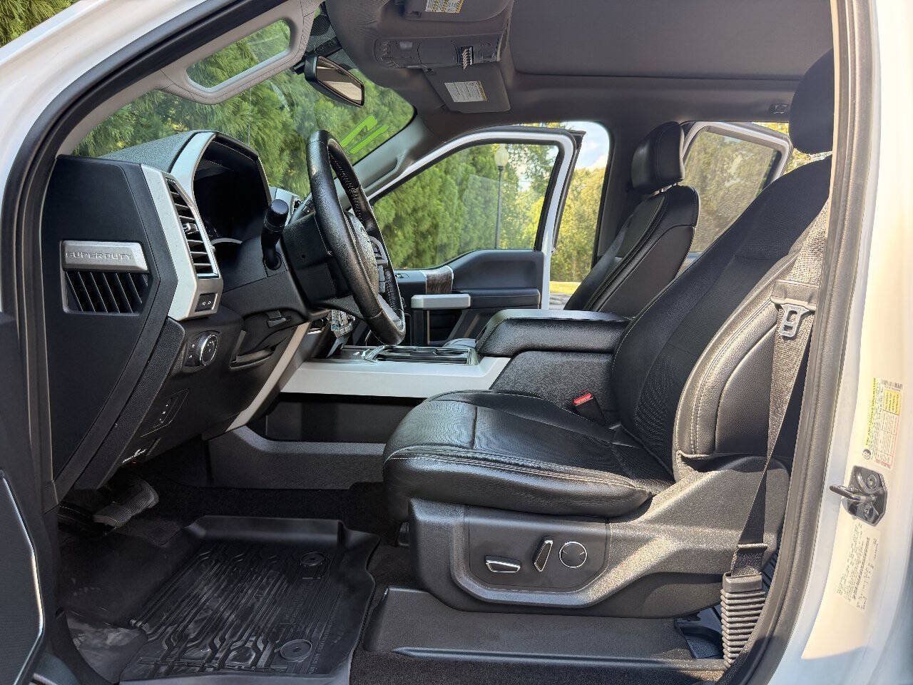 Used 2017 Ford F250 Lariat w/ Chrome Package AWD/4WD image 9
