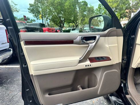 Used 2013 Lexus GX 460 w/ Comfort Plus Pkg AWD/4WD image 40