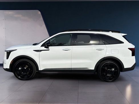 Certified 2025 Kia Sorento X-Line EX image 2