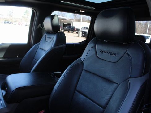 Used 2018 Ford F150 Raptor w/ Equipment Group 802A Luxury image 19