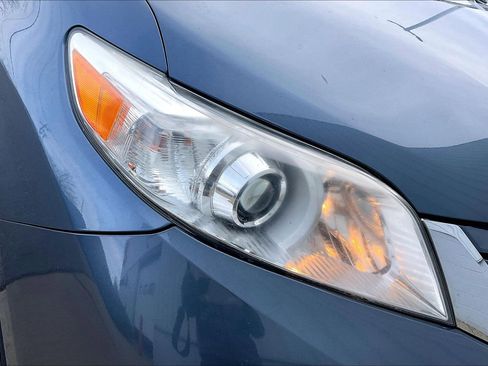 Used 2017 Toyota Sienna LE image 33