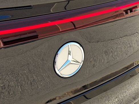 Used 2023 Mercedes-Benz EQS 580 4MATIC Sedan image 29