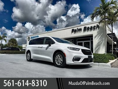 Used 2024 Chrysler Pacifica Touring-L