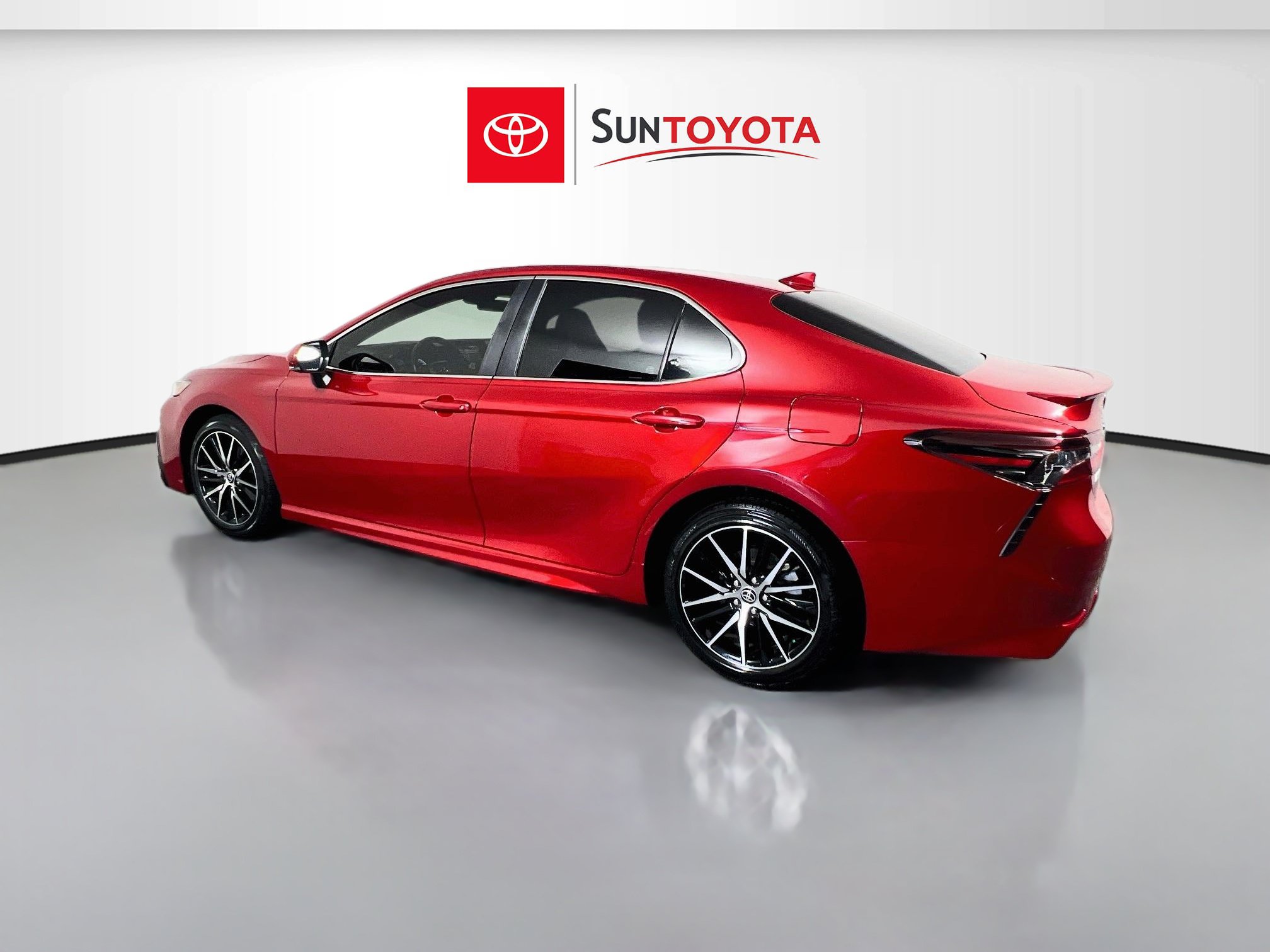 Used 2023 Toyota Camry SE FWD image 6