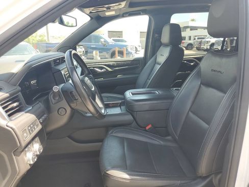 Used 2022 GMC Yukon XL Denali AWD/4WD image 21