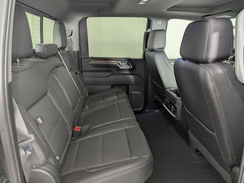 Used 2025 GMC Sierra 2500 Denali w/ Technology Package AWD/4WD image 18