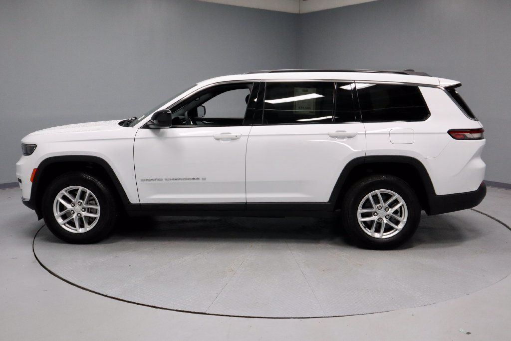 Used 2024 Jeep Grand Cherokee L Laredo w/ Trailer Tow Package AWD/4WD image 7