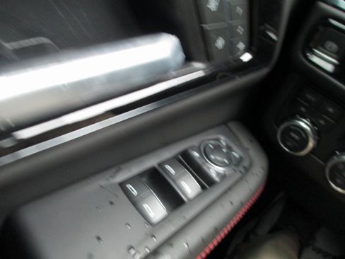 Used 2025 GMC Yukon AT4 Ultimate image 31