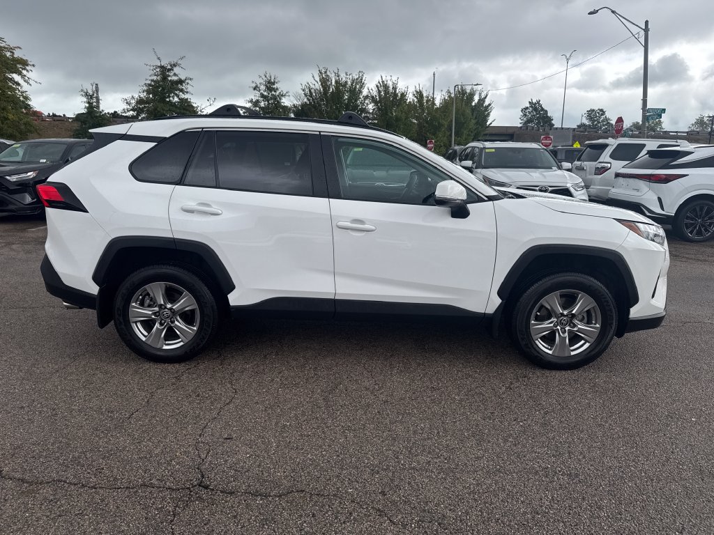 Used 2024 Toyota RAV4 XLE AWD/4WD image 9