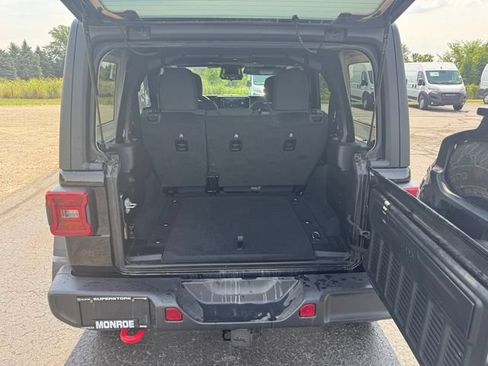 Certified 2026 Jeep Wrangler Unlimited Rubicon AWD/4WD image 17