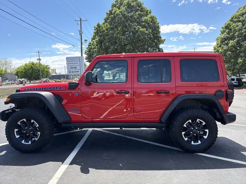Certified 2025 Jeep Wrangler Unlimited Rubicon 4xe w/ Safety Group AWD/4WD image 4