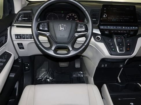 Used 2025 Honda Odyssey EX-L image 3