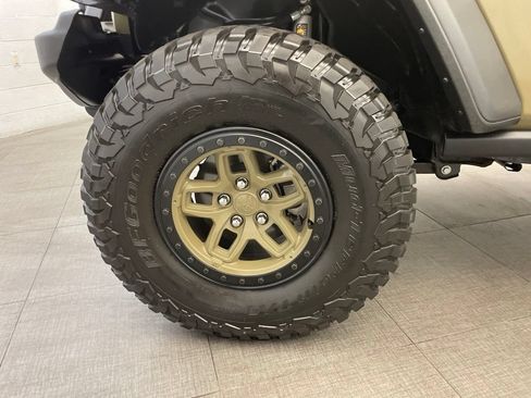 Certified 2025 Jeep Wrangler Unlimited Rubicon w/ Convenience Group AWD/4WD image 8