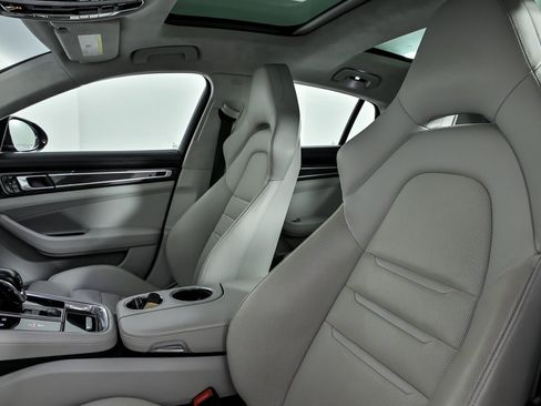 Used 2019 Porsche Panamera Turbo image 22