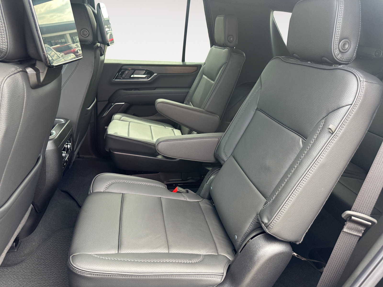 New 2026 GMC Yukon Denali w/ Advanced Technology Package AWD/4WD image 24
