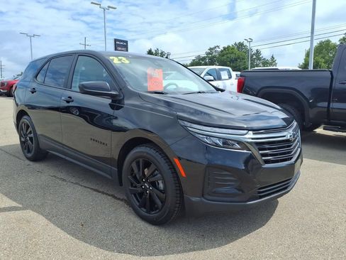 Certified 2023 Chevrolet Equinox LS w/ LS Convenience Package FWD image 3