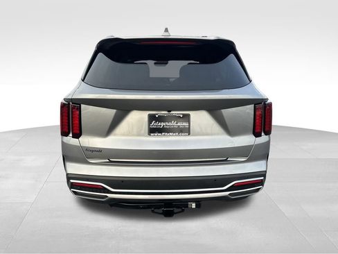 Used 2022 Kia Sorento S image 6