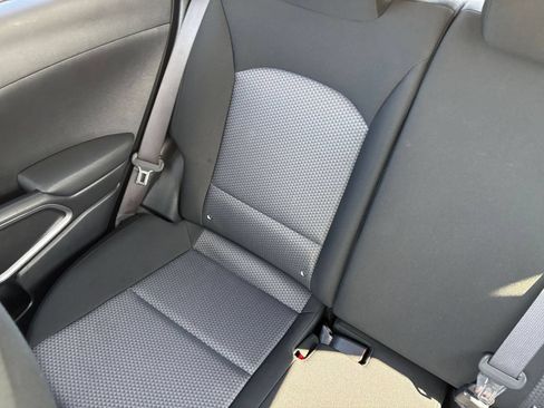 Used 2025 Kia Soul LX w/ LX Technology Package FWD image 37