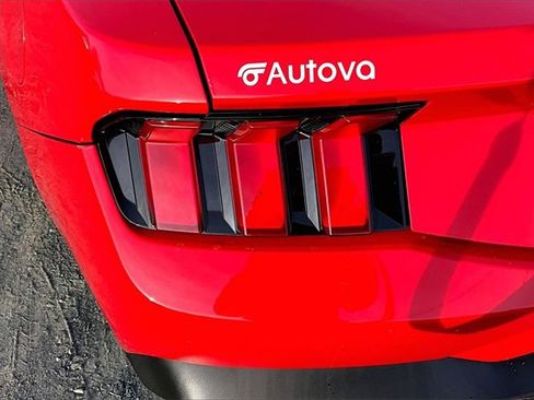 Used 2024 Ford Mustang Convertible image 30