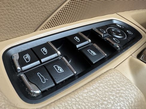 Used 2016 Porsche Cayenne S AWD/4WD image 20