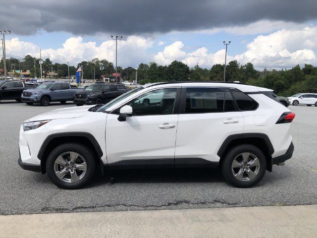 Used 2025 Toyota RAV4 XLE FWD image 5