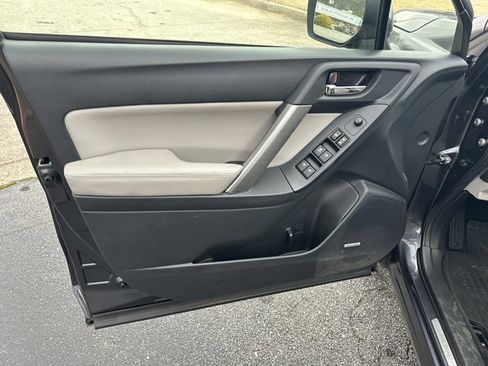 Used 2015 Subaru Forester 2.5i Touring w/ Eyesight & Navigation System image 11