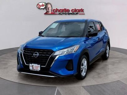 Certified 2025 Nissan Kicks Play S