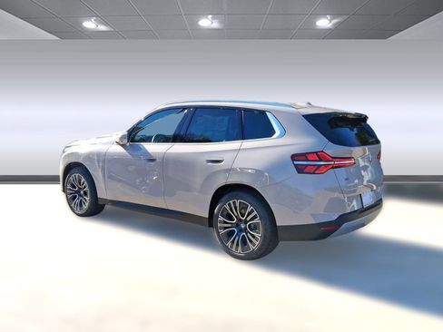 Used 2026 BMW X3 xDrive30i w/ Premium Package AWD/4WD image 3