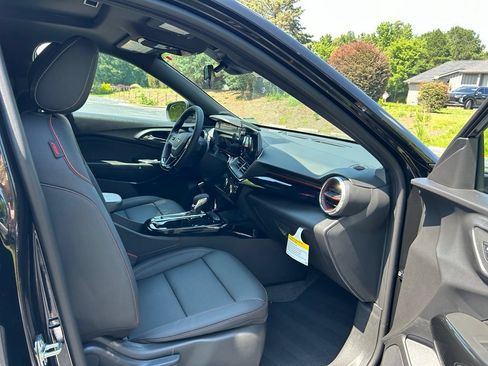 New 2026 Chevrolet Trax RS w/ Sunroof Package FWD image 41