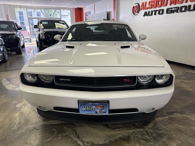 Used 2014 Dodge Challenger R/T RWD image 2