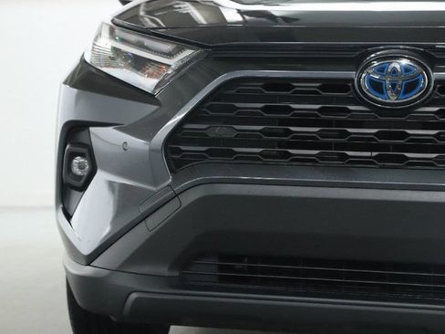 Used 2023 Toyota RAV4 XLE Premium AWD/4WD image 7