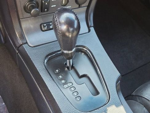 Used 2005 Ford Thunderbird RWD image 22