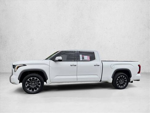 Used 2022 Toyota Tundra Limited w/ Power Package AWD/4WD image 4