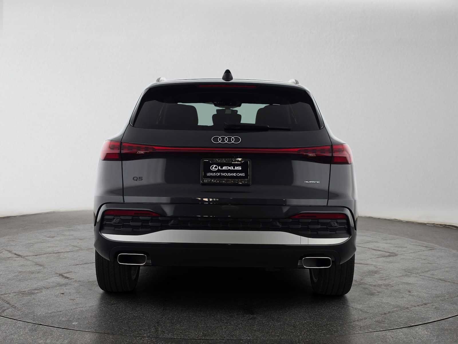 Used 2025 Audi Q5 Premium Plus w/ Premium Plus AWD/4WD image 4