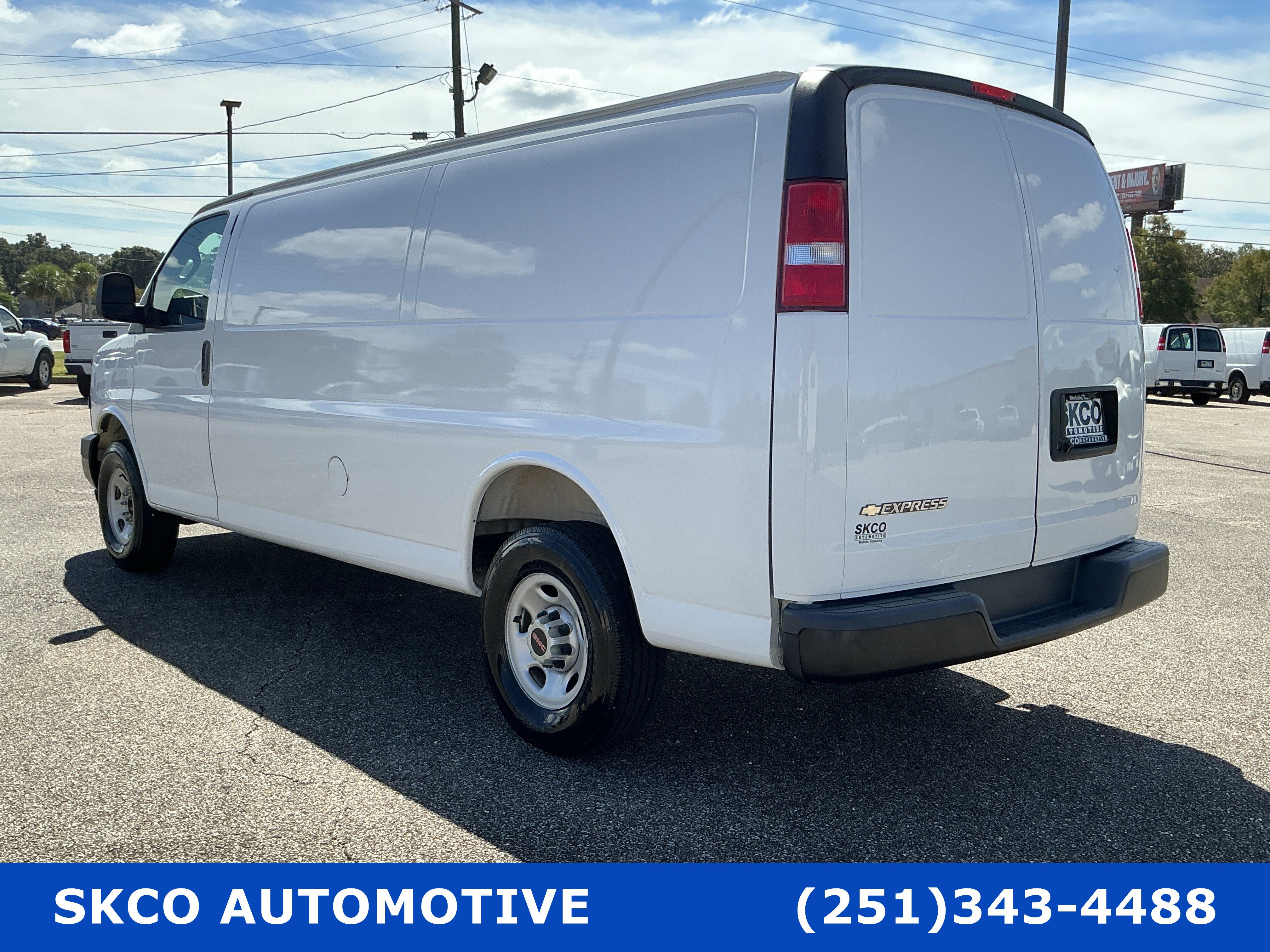 Used 2025 Chevrolet Express 2500 Extended w/ Driver Convenience Package RWD image 3