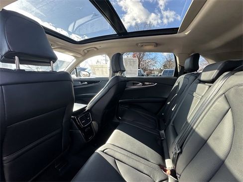 Certified 2022 Lincoln Nautilus Reserve image 18