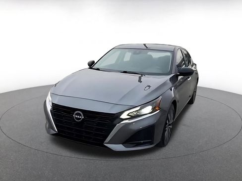 Used 2025 Nissan Altima 2.5 SV image 7