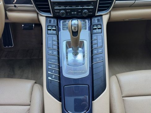 Used 2016 Porsche Panamera 4 AWD/4WD image 36