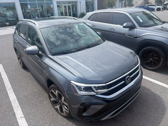 Used 2022 Volkswagen Taos SEL AWD/4WD image 3
