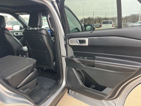Used 2020 Ford Explorer ST image 48