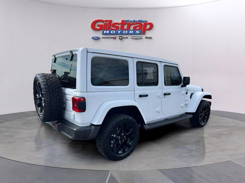 Used 2022 Jeep Wrangler Unlimited Sahara w/ Cold Weather Group AWD/4WD image 5