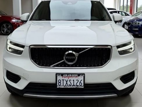 Used 2019 Volvo XC40 T5 Momentum image 9